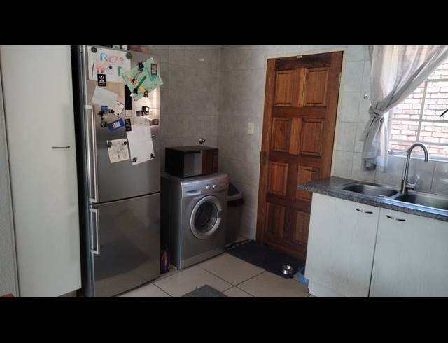 2 BEDROOM TOWNHOUSE FOR SALE IN BELLAIRS PARK